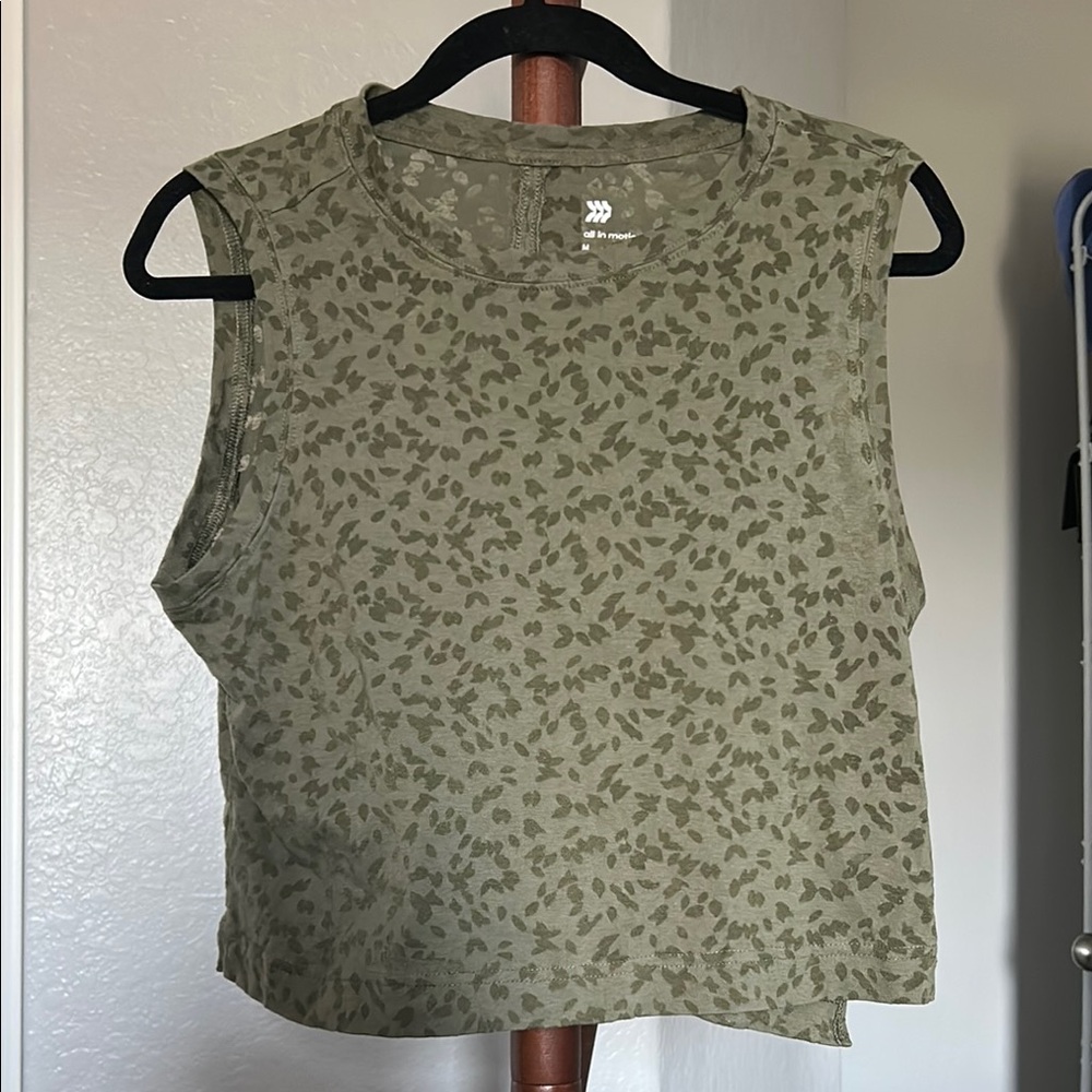 Women’s All in Motion Green Oversized Sleeveless Crop Top Size Medium |A192